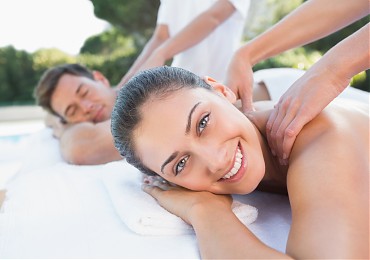 IN-ROOM COUPLES MASSAGE